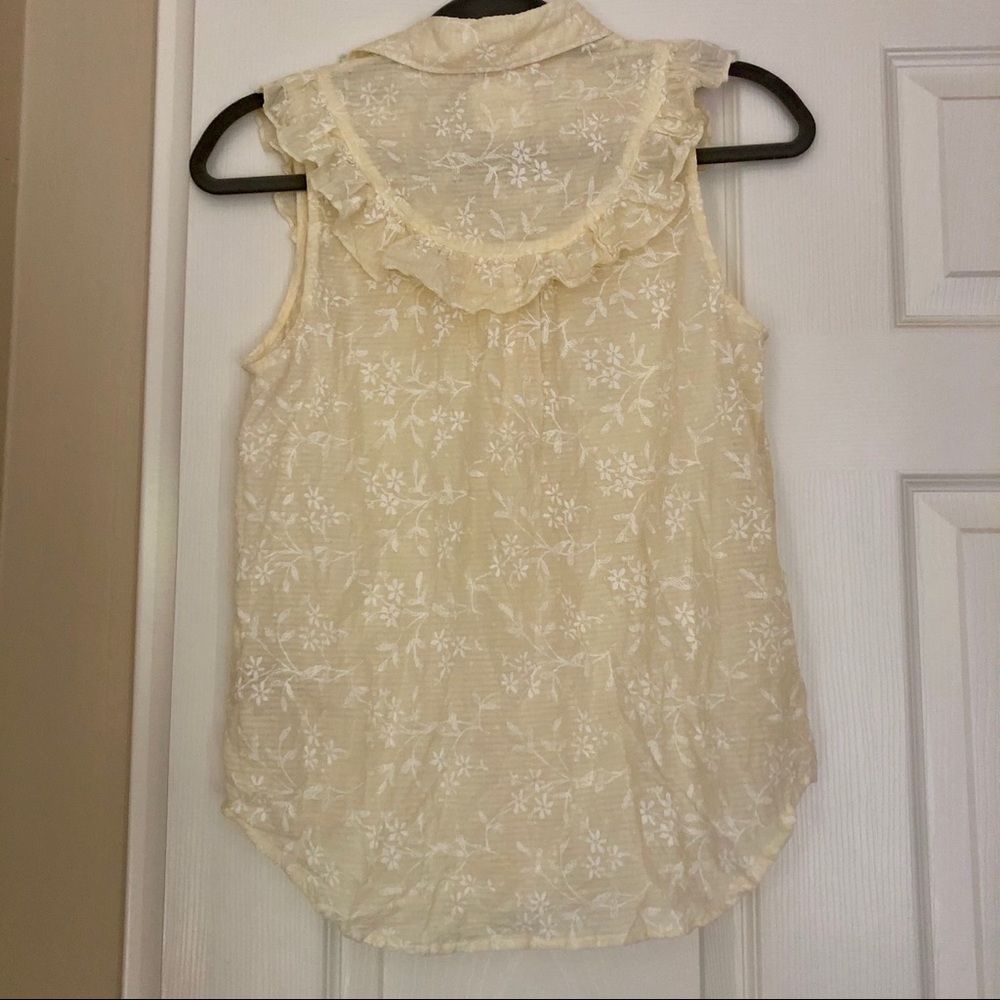 ✒️ DONATED 💼 Anthro Ruffle Floral Sleeveless button - Picture 4 of 8